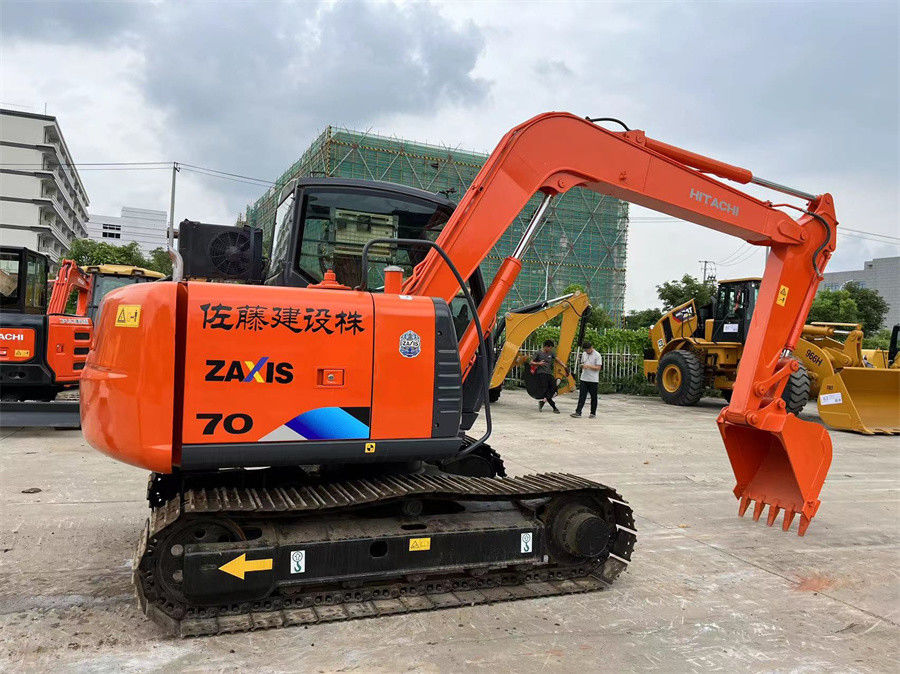 中古ヒタチZX70 掘削機 Zaxis70 小型掘削機 地下移動 赤色