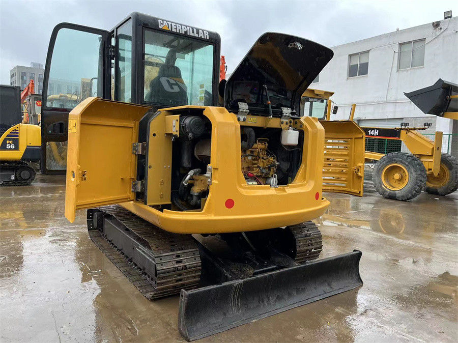 小型掘削機 CAT 305.5E2 中古水力掘削機 刃付き 5 トン重量