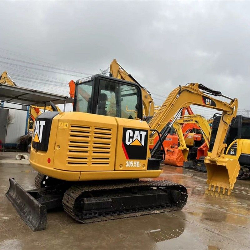 C2.4 ディーゼルエンジンの小型5トンの CAT 305.5E2 掘削機