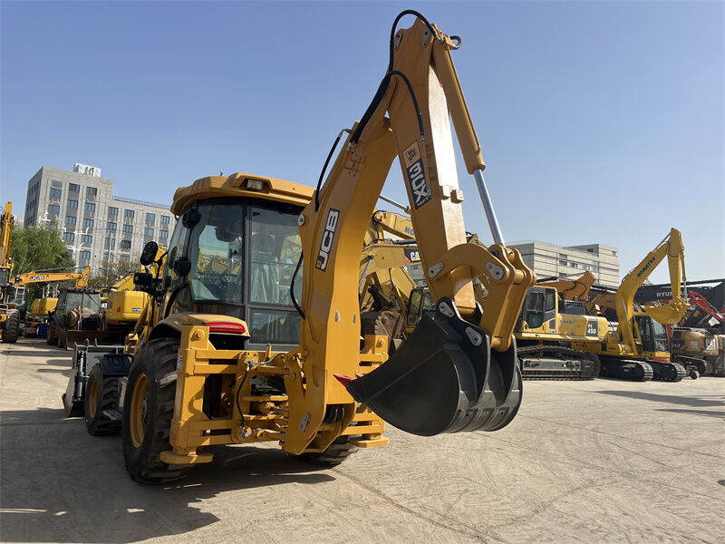 良好な状態の建設機械、新品のJCB 3CXバックホーローダーを販売