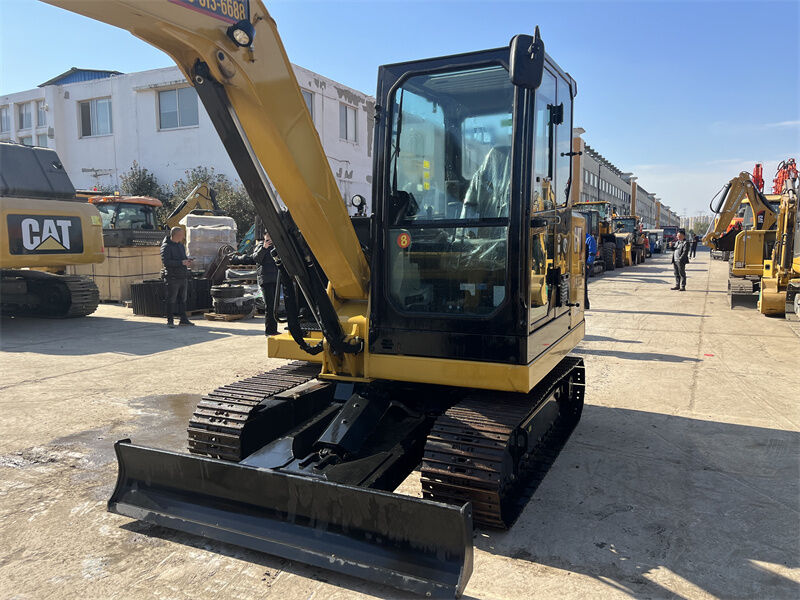 高品質の都市建設ミニ油圧ショベル Cat 305.5 コンパクト油圧ショベル販売