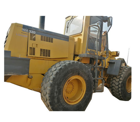 小松WA320はWA320-3を動かす車輪の積込み機14000KGの地球を使用した