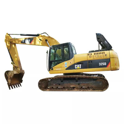 325blはCATの掘削機を使用した